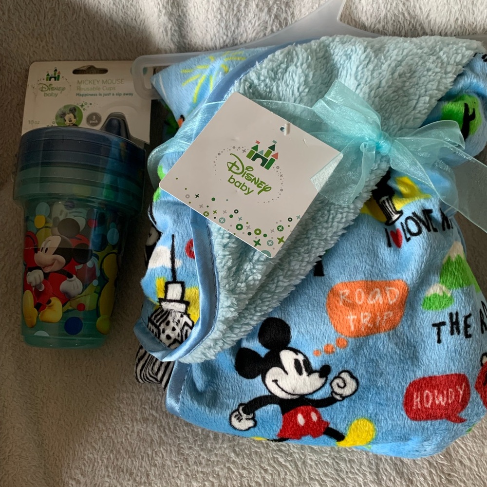 Disney Mickey Mouse Keepsake Collectable USA America Road Trip throw blanket cup